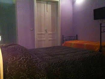 Al Castello Apartment Катания Екстериор снимка